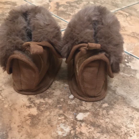 Furry Suede Boots 6-9 months - Picture 3 of 6